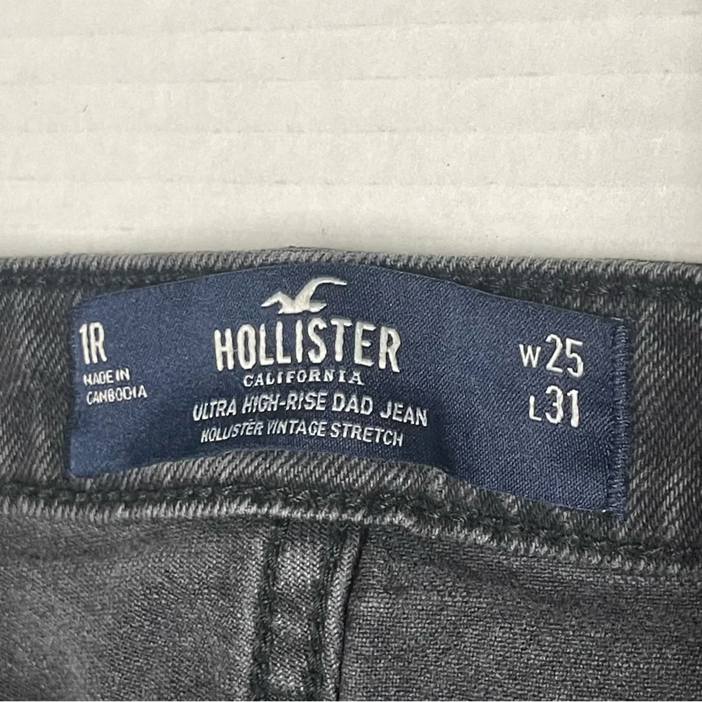 Hollister Women's Ultra High Rise Dad Jean Vintage Stretch Black Size 1R 26Wx28L - Picture 7 of 11